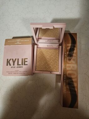 Kylie JENNER Pressed Highlighter - Salted Caramel NIB